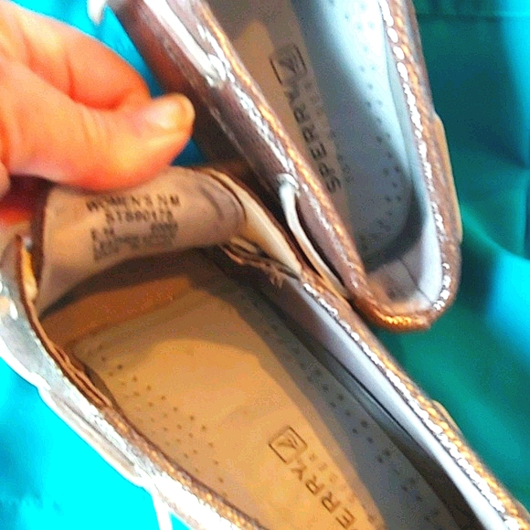 Sperry Top Sider. Size 7 1/2 M Gently Used - Picture 3 of 3